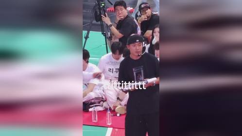 250825 偶运会 饭拍 和taro哥哥撒娇上了 /logo