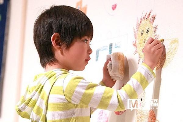 小孩涂鸦怎么清洗 快速清除墙面痕迹