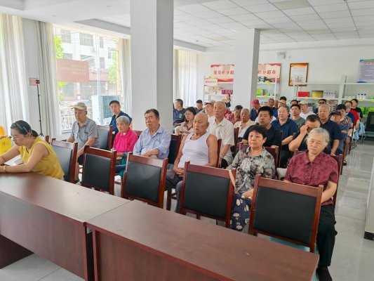 济南市莱芜区凤城街道顺河社区：健康讲座进社区 惠民服务暖人心