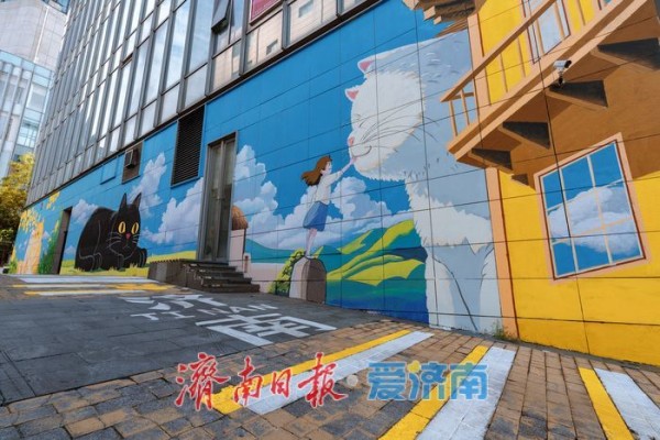 一年四季 泉在济南丨济南绿地普利中心现创意彩绘 公共空间变身艺术画廊