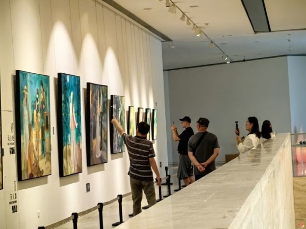对平凡生活最诗意的礼赞——兰静怡油画展亮相山东美术馆