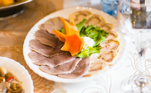 吃哪些食物可以减肥 卡路里低的水果 卡路里低的蔬菜