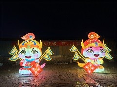卡通蛇门神花灯:传统与现代的完美结合