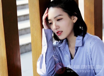 缺铁性贫血症状的出现，还可能和女性月经期有关