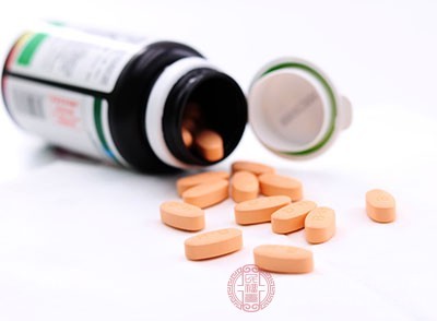 对于贫血的人来说，比较好的治疗贫血的办法还是进行药物治疗
