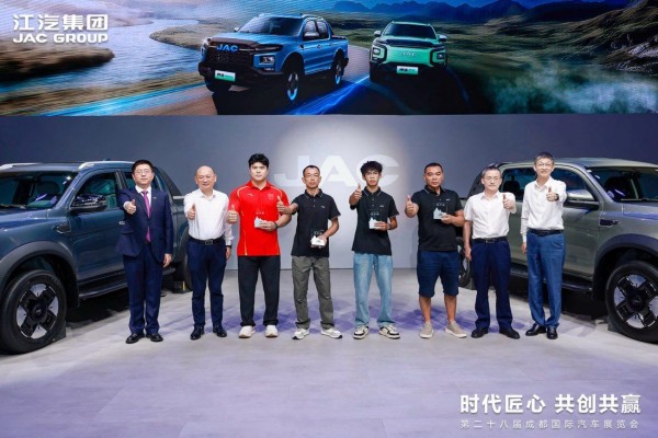 江淮皮卡新能源双子星悍途PHEV、悍途EV上市 15.98万元起售