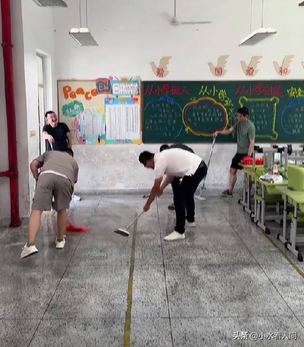 家长该不该帮孩子打扫教室 道德绑架还是责任教育？