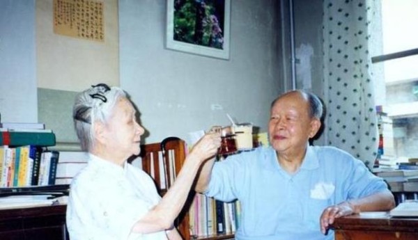 “拼音之父”周有光，112岁仙逝，不吃补品不运动，长寿秘诀有3点