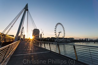 Hungerford Bridge West - London winter morning