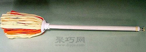 旧t恤改造巧利用 旧T恤和废塑料瓶diy家用拖把