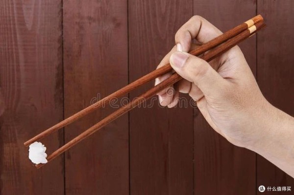 建议大家：这4类厨具，没坏也要扔掉，不是瞎说，用久了有害！