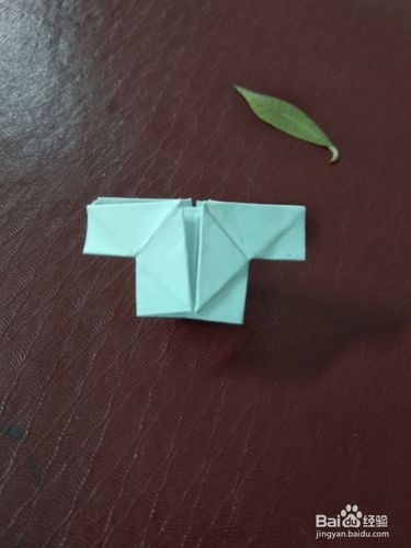 宝宝小衣服的折纸步骤