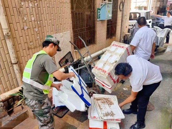 应急分队“变身”城管协管员，吉华街道治理添新力_fororder_活动1