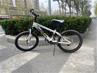 美利达童车 山地车 20寸铝合金车架 700元 15689678835