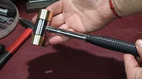 车工利用青铜制作创意工具