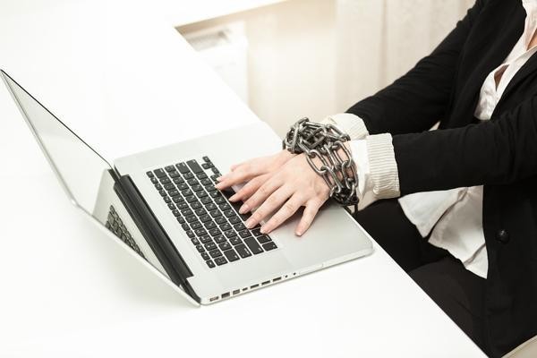 职场生存技能法则：提升职业竞争力的核心策略 图1