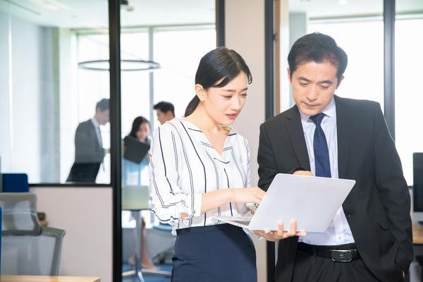 如何防止升职不加薪：职场生存法则与职业发展策略 图1