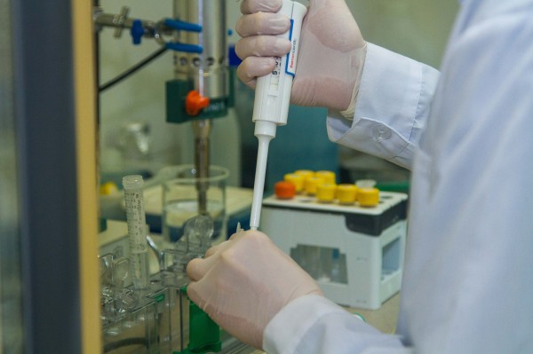基于异辛酸锌 CAS 136-53-8的高效环保型聚氨酯胶黏剂和涂料配方研究