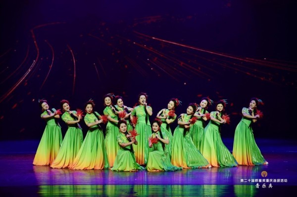 ▲第二十届群星奖重庆选拔活动中，精彩的表演。受访者供图