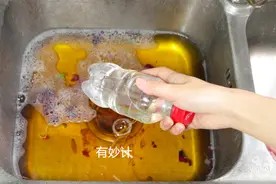 洗碗池下水道堵了怎么办?只需一个塑料瓶,快速疏通,不花一分钱图片
