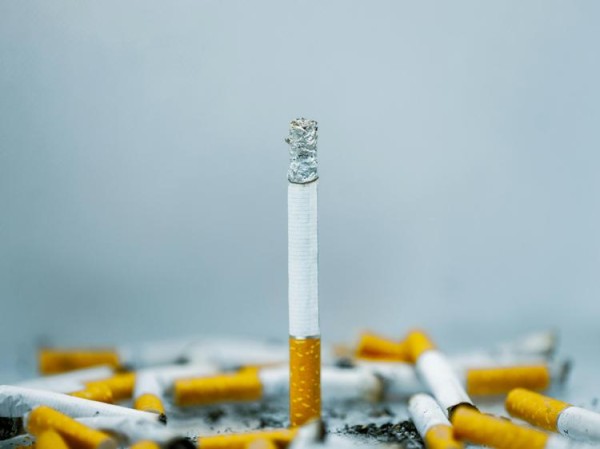 吸烟致癌不可逆!女性风险更高,这4步科学戒烟能救命