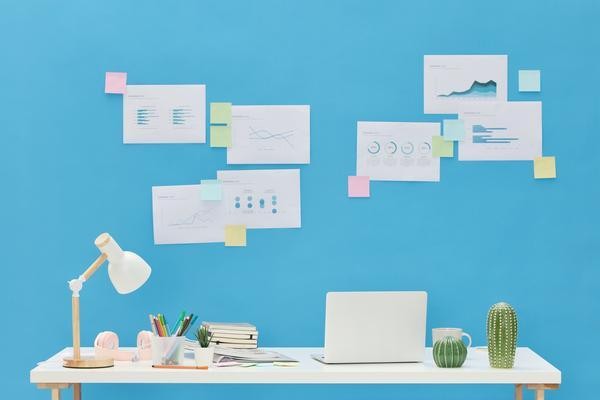 孕期工作技能提升指南：如何在怀孕期间保持职业竞争力 图2