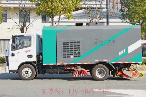 道路清扫洗扫车价格大型电动扫路车价格及图片