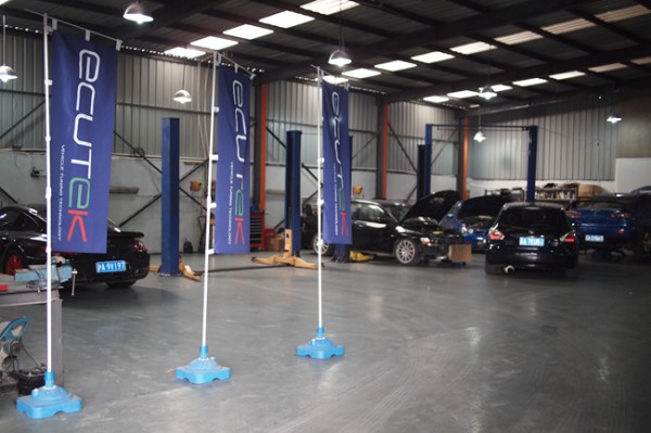 暴力突袭 上海UP店家探访