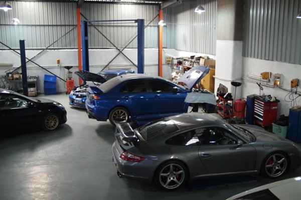 暴力突袭 上海UP店家探访