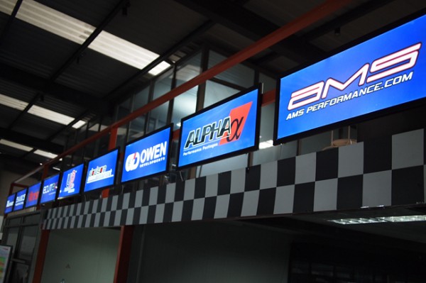 暴力突袭 上海UP店家探访