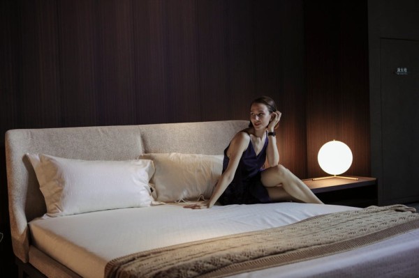 Lighting, Room, Textile, Comfort, Interior design, Couch, Linens, Bedding, Bedroom, Bed, 