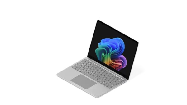 13 英寸 Snapdragon 版 Windows 11 AI+ PC，Surface Laptop 的渲染图。
