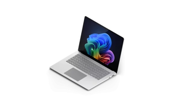 13.8 英寸和 15 英寸 Snapdragon 版 Windows 11 AI+ PC，Surface Laptop 的渲染图。