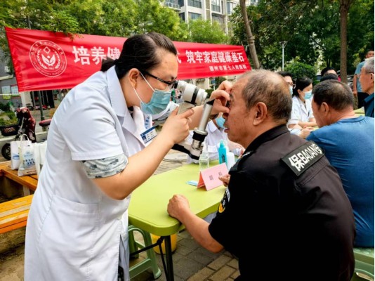 培养健康生活方式 筑牢家庭健康基石！德州市第七人民医院走进嘉诚名居社区开展义诊活动