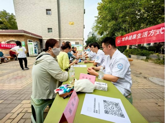 培养健康生活方式 筑牢家庭健康基石！德州市第七人民医院走进嘉诚名居社区开展义诊活动