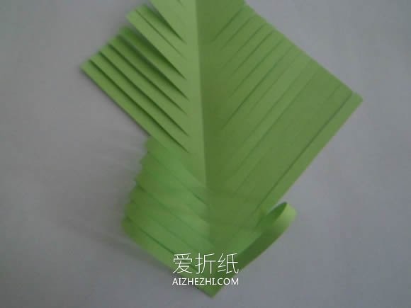 怎么手工剪纸做圣诞树的方法图解- www.aizhezhi.com