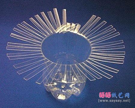 用可乐瓶、矿泉水瓶等塑料瓶做的美丽花瓶DIY教程图片步骤14