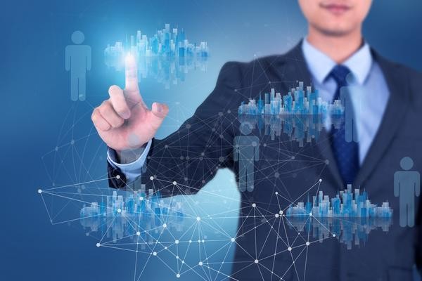 欧曼油电混动原理：高效能源利用与环保驾驶的新技术图1