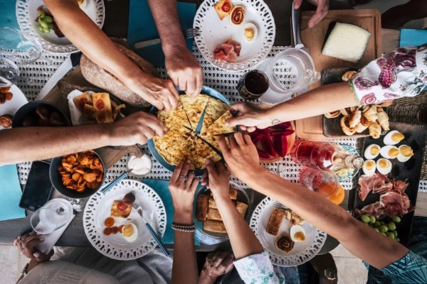 跨文化素食主义：探索世界各地的植物性饮食传统 2025 年 9 月