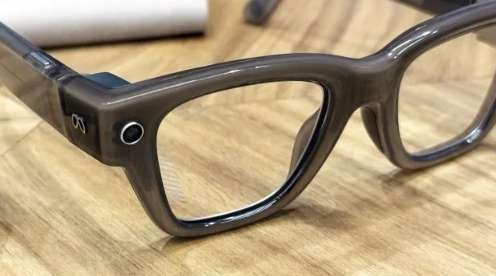 Ray-Ban Display智能眼镜上手体验：巧妙设计 vs 现实差距