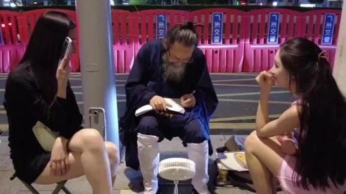 为什么算命先生看一眼，就能说出你家几口人？答案其实很简单