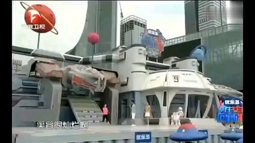 去闯关，摄影师配不配加鸡腿？