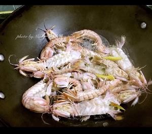 无油炸版的椒盐皮皮虾和巧拨虾壳的方法的做法 步骤1