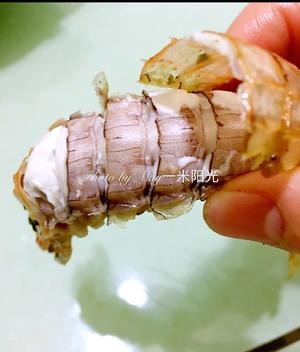 无油炸版的椒盐皮皮虾和巧拨虾壳的方法的做法 步骤9