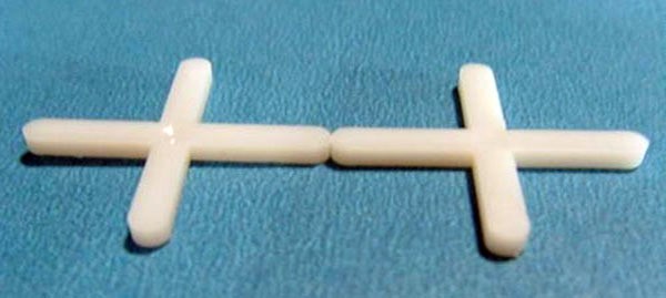 常用的瓷砖辅料十字架
