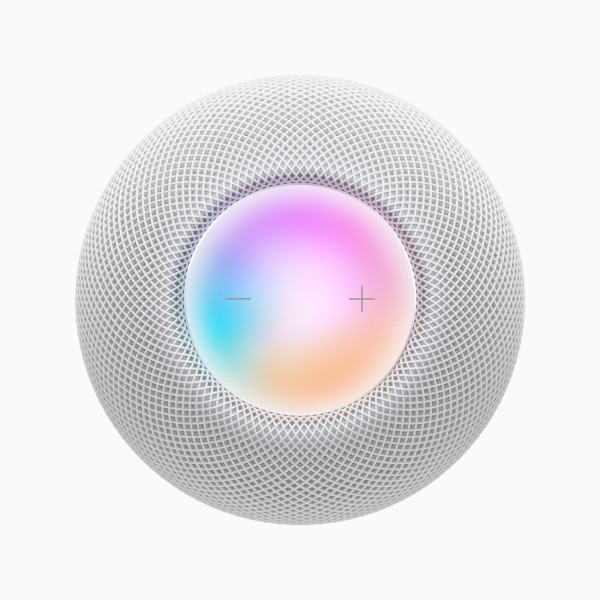 ▲ HomePod mini 顶部配有触控板，能让用户播放、暂停、跳过歌曲，还能调整音量或与 Siri 对话。