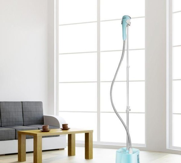 衣服总是皱巴？挂烫机帮你轻松去除褶皱，衣服平整如新