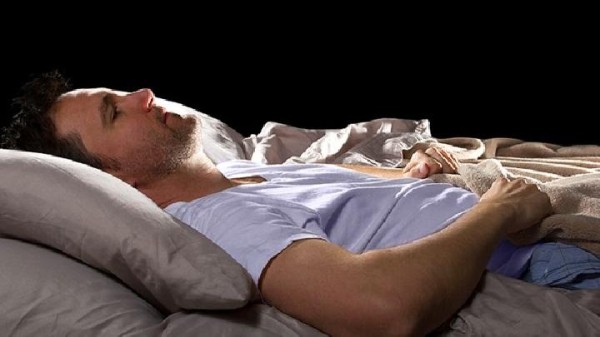 选择有益于睡眠的环境 告别晚上失眠睡不着