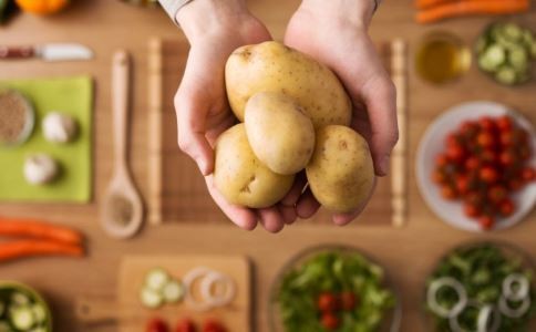 金针菇肥牛汤怎么做 金针菇有哪些营养价值 金针菇煮肥牛有哪些做法