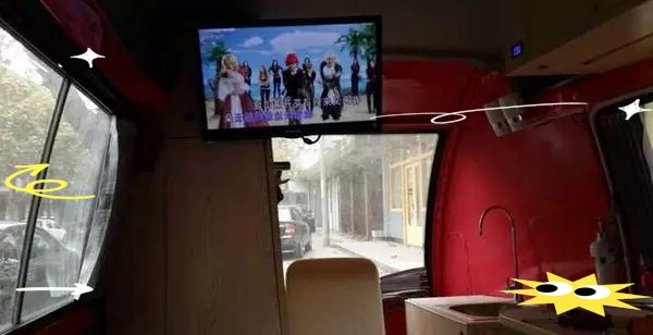 面包车改造成房车：创新生活空间的新探索-有驾